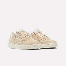 Lade das Bild in den Galerie-Viewer, REEBOK CLUB C 85