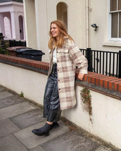 Lade das Bild in den Galerie-Viewer, DR MARTENS 2976 ALYSON DM'S WINTERGRIP CHELSEA BOOTS SNOWPLOW