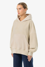 Lade das Bild in den Galerie-Viewer, PEGADOR ESTELA INSIDE-OUT OVERSIZED HOODIE LIGHT BEIGE