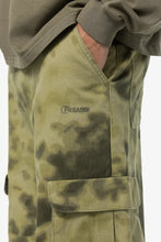 Lade das Bild in den Galerie-Viewer, PEGADOR HARMON WIDE CARGO PANTS MUD CAMOUFLAGE