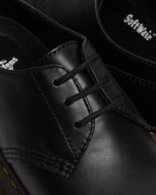 Lade das Bild in den Galerie-Viewer, DR. MARTENS AUDRICK 3-EYE BOOT NAPPA LUX
