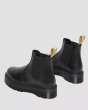 Lade das Bild in den Galerie-Viewer, DR. MARTENS 2976 QUAD VEGAN FELIX RUB OFF