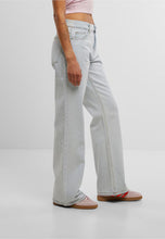Lade das Bild in den Galerie-Viewer, 2Y STUDIOS TEYA LOW WAIST BASIC JEANS ICE BLUE ICE BLUE Bild 5