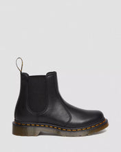 Lade das Bild in den Galerie-Viewer, DR MARTENS 2976 BLACK VIRGINIA