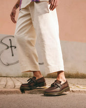 Lade das Bild in den Galerie-Viewer, DR. MARTENS ADRIAN CRAZY HORSE TASSEL LOAFER