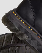 Lade das Bild in den Galerie-Viewer, DR. MARTENS CREWSON CHUKKA BLACK