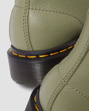 Lade das Bild in den Galerie-Viewer, DR. MARTENS 1460 PASCAL VIRGINIA MUTED OLIVE