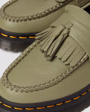 Lade das Bild in den Galerie-Viewer, DR. MARTENS ADRIAN VIRGINIA TASSEL LOAFER MUTED OLIVE