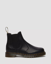 Lade das Bild in den Galerie-Viewer, DR MARTENS 2976 GRIZZLY CHELSEA BOOT GEFÜTTERT