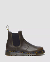 Lade das Bild in den Galerie-Viewer, DR MARTENS 2976 GRIZZLY CHELSEA BOOT GEFÜTTERT