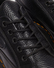 Lade das Bild in den Galerie-Viewer, DR MARTENS BUZZ 5i BLACK MILLED NAPPA