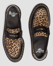 Lade das Bild in den Galerie-Viewer, DR. MARTENS PENTON HAIR ON LEO