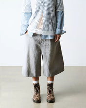 Lade das Bild in den Galerie-Viewer, DR. MARTENS 1460 PASCAL LIGHT TAN MINI LEO