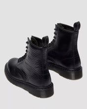 Lade das Bild in den Galerie-Viewer, DR. MARTENS 1460 CROC EMBOSS