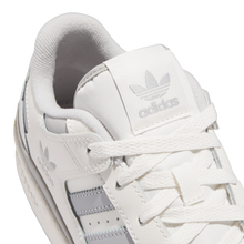 Lade das Bild in den Galerie-Viewer, ADIDAS FORUM LOW CL