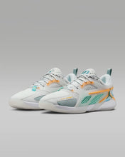 Lade das Bild in den Galerie-Viewer, JORDAN HEIR SERIES "POOLSIDE"