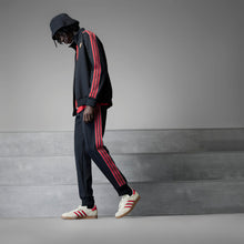 Load image into Gallery viewer, ADIDAS GAZELLE TERRACE ICON MANCHESTER UNITED