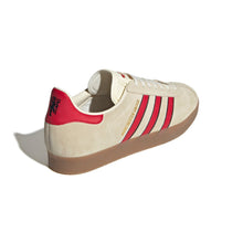 Load image into Gallery viewer, ADIDAS GAZELLE TERRACE ICON MANCHESTER UNITED