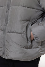 Lade das Bild in den Galerie-Viewer, PEGADOR MARTEN CRUSHED PUFFER JACKET ROCK GREY