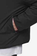 Lade das Bild in den Galerie-Viewer, PEGADOR LAVOY CROPPED BOXY PUFFER JACKET BLACK