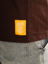 Lade das Bild in den Galerie-Viewer, ANOTHER COTTON LAB Carrer Del Sol T-Shirt BROWN Bild 5