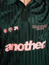 Lade das Bild in den Galerie-Viewer, ANOTHER COTTON LAB RAVE & ATHLETIC SOCCER JERSEY GREEN GREEN Bild 6