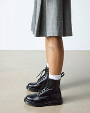 Lade das Bild in den Galerie-Viewer, DR. MARTENS 1460 CROC EMBOSS BLACK Bild 2