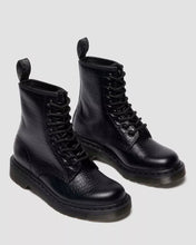 Lade das Bild in den Galerie-Viewer, DR. MARTENS 1460 CROC EMBOSS BLACK Bild 4