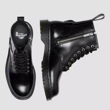 Load image into Gallery viewer, DR. MARTENS 1460 HARNESS BLACK ANALINE BLACK Bild 8