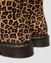 Lade das Bild in den Galerie-Viewer, DR. MARTENS 1460 PASCAL LIGHT TAN MINI LEO LIGHT TAN Bild 7