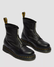 Lade das Bild in den Galerie-Viewer, DR. MARTENS 1460 PASCAL VIRGINIA FRONT ZIP BLACK Bild 4
