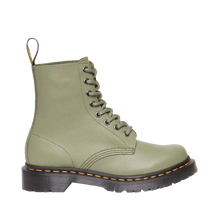 Lade das Bild in den Galerie-Viewer, DR. MARTENS 1460 PASCAL VIRGINIA MUTED OLIVE - Bild 1