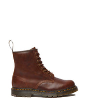 Load image into Gallery viewer, DR. MARTENS 1460 Slip Resistant DARK TAN PARKER LIFE SHIELD WP Bild 1