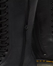 Lade das Bild in den Galerie-Viewer, DR. MARTENS 1899 BLACK VIRGINIA - Bild 7