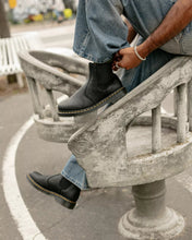 Lade das Bild in den Galerie-Viewer, DR. MARTENS 2976 AMBASSADOR BLACK Bild 3