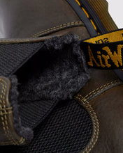 Lade das Bild in den Galerie-Viewer, DR MARTENS 2976 GRIZZLY CHELSEA BOOT GEFÜTTERT DMS OLIVE GRIZZLY Bild 7