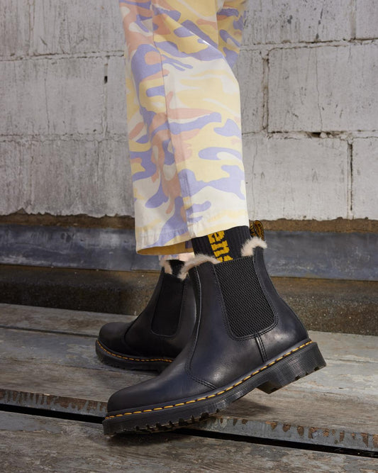DR MARTENS 2976 LEONORE BLACK Bild 2