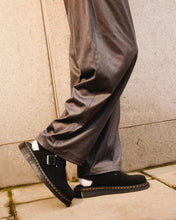 Lade das Bild in den Galerie-Viewer, DR MARTENS JORGE II SUEDE MULE BLACK Bild 2