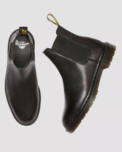 Lade das Bild in den Galerie-Viewer, DR. MARTENS GRAEME ANALINE CHELSEA BOOT BLACK BLACK Bild 3