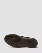 Lade das Bild in den Galerie-Viewer, DR. MARTENS PENTON HAIR ON LEO BLACK+LIGHT TAN Bild 9