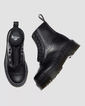 Lade das Bild in den Galerie-Viewer, DR. MARTENS SINCLAIR CROC EMBOSS BLACK Bild 4