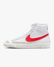 Lade das Bild in den Galerie-Viewer, NIKE BLAZER MID '77