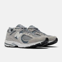 Lade das Bild in den Galerie-Viewer, NEW BALANCE 2002R