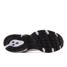 Lade das Bild in den Galerie-Viewer, NEW BALANCE 530