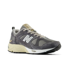Lade das Bild in den Galerie-Viewer, NEW BALANCE 878
