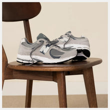 Lade das Bild in den Galerie-Viewer, NEW BALANCE 2002R STEEL Bild 3