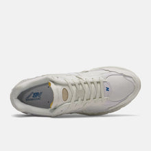 Lade das Bild in den Galerie-Viewer, NEW BALANCE 2002R PROTECTION PACK WHITE Bild 4