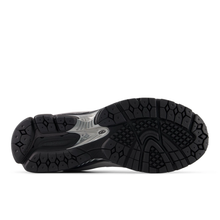Lade das Bild in den Galerie-Viewer, NEW BALANCE 2002R BLACK Bild 5