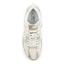 Lade das Bild in den Galerie-Viewer, NEW BALANCE 530 GOLD METALLIC Bild 3
