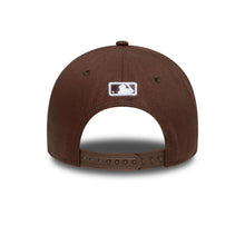 Load image into Gallery viewer, NEW ERA 9FORTY M-CROWN SNAPBACK NEW YORK YANKEES BROWN Bild 4